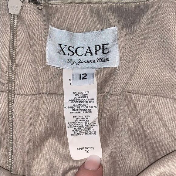 WOMEN’S XSCAPE CHAMPAGNE COLOR ROUCHED STRETCH BODY CON SATIN DRESS SIZE 12 - Picture 9 of 10